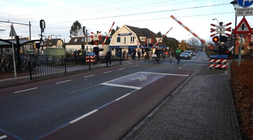 THEMA BARRIÈREWERKING VAN HET SPOOR Inleiding In 2013 is het landelijke verbeterprogramma voor overwegen (LVO) opgezet.