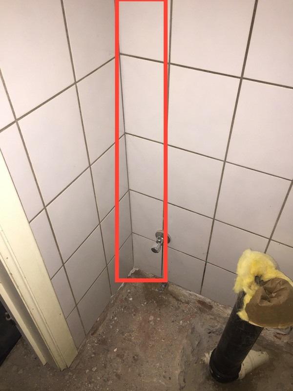 Jonas Van Rompaey sanitaire afvoeren badkamer in wc wand [9.