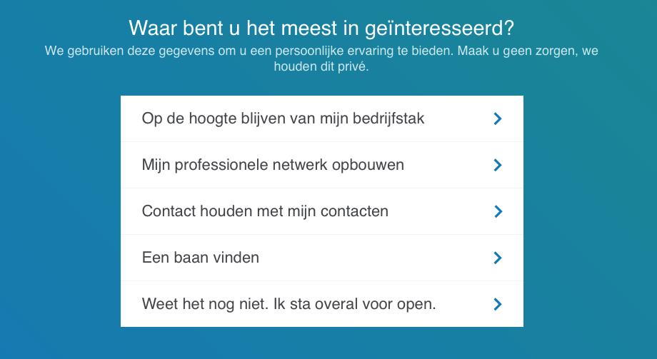 Na je locatie vraagt LinkedIn wat je tegenwoordig doet en bij welke organisatie.