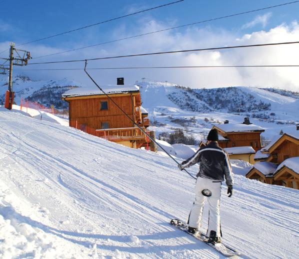 Les Chalets de la Madeleine SAINT-FRANÇOIS-LONGCHAMP 1650, MAURIENNE VALLEI 1072 KM VANAF UTRECHT Saint-François-Longchamp vormt samen met Valmorel het skigebied Le Grand Domaine en biedt 160 km