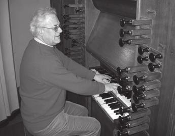Ad van Sleuwen veronderstelt dat ook dit Van Hirtum-orgel zeer rijk versierd moet zijn geweest, en verwijst daarvoor onder meer naar het orgel van het nabijgelegen Diessen.