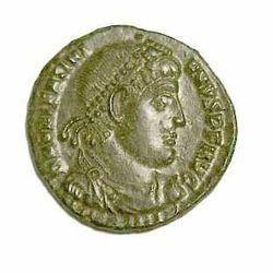 zorg voor de armen in Rome. Valentinianus was zelf christen, maar er was voor iedereen geloofsvrijheid. De keizers uit dit tijdperk waren: - Valentinianus I (364-375 n.