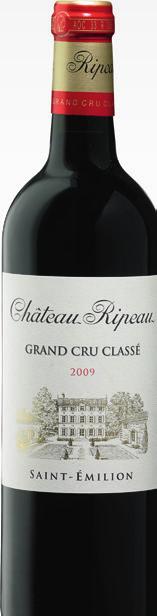 De wijngaard bestaat voornamelijk uit merlot, aangevuld met cabernet franc, en toont dat bodem en druif hand in hand gaan. rood met beginnende evolutie Château de Carlmagnus 2013 A.O.P.