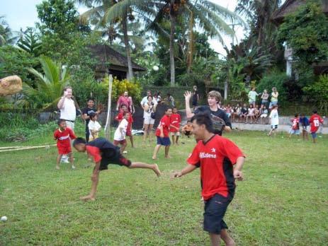 Vrijwilligerswerk vraagt WINS op de volgende gebieden: o o o o Fysiotherapie voor fysiek gehandicapten Onderwijs Sport en Spel Drama en Muziek Medische check ups wordt op Bali verzorgd door de Bali
