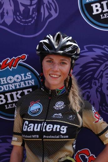 Dit was Tanya se eerste jaar van deelname aan bergfietsry Uithouvermoë wedren (Die 3 dag Lormar stage race, 70km dag, 20km aand, 70km dag) Geluk aan Hennie Myburgh