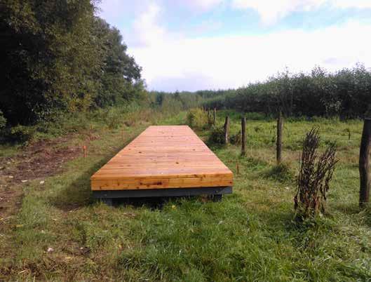 brugjes/knuppelpaden gelegd om de toegankelijkheid van de