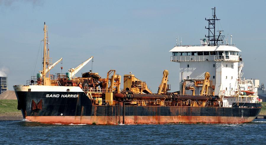 DC OSTEND, IMO 8900713, 1990 opgeleverd door Scheepswerf & Machinefabriek "De Merwede" B.V., Hardinxveld (656) als SAND HARRIER aan South Coast Shipping Co. Ltd., Southampton-U.K. 3.751 BRT, 1.