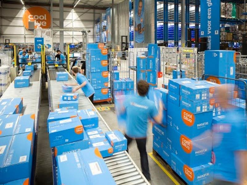 Duurzame Distributiecentra Logistiek in tijden van e-commerce Kees Verweij Partner Congres Gelderland ziet Ruimte 7 juni 2017 Buck