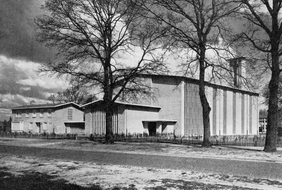 Pius X-kerk, de voorgevel (noord).