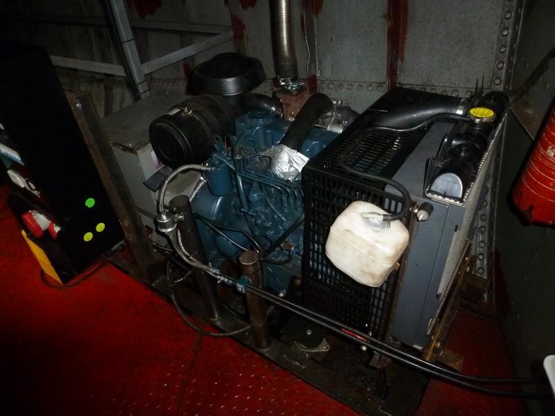 Vuilwatertank voorschip Ballasttank 3.9. Hulp- en elektrische installaties Generatorset nr. 1 opgesteld in : machinekamer op het voorschip.