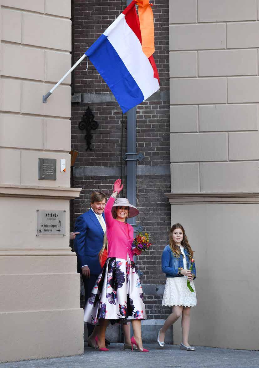 PERSONEEL EN ORGANISATIE Personeel De organisatie van Museum de Fundatie bestaat op 31 december 2016 uit een professionele kern van 38 werknemers.