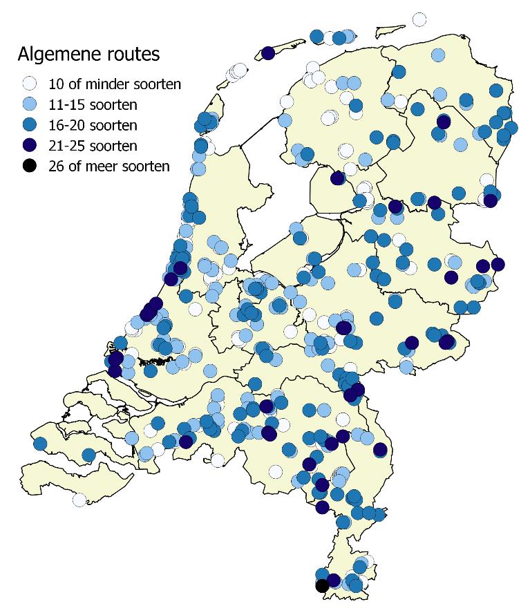 Het bovenste kaartje geeft ook het aantal soorten per route aan. Vooral het zuiden en oosten alsook de duinen zijn duidelijk soortenrijker dan de polders in West Nederland en Friesland.