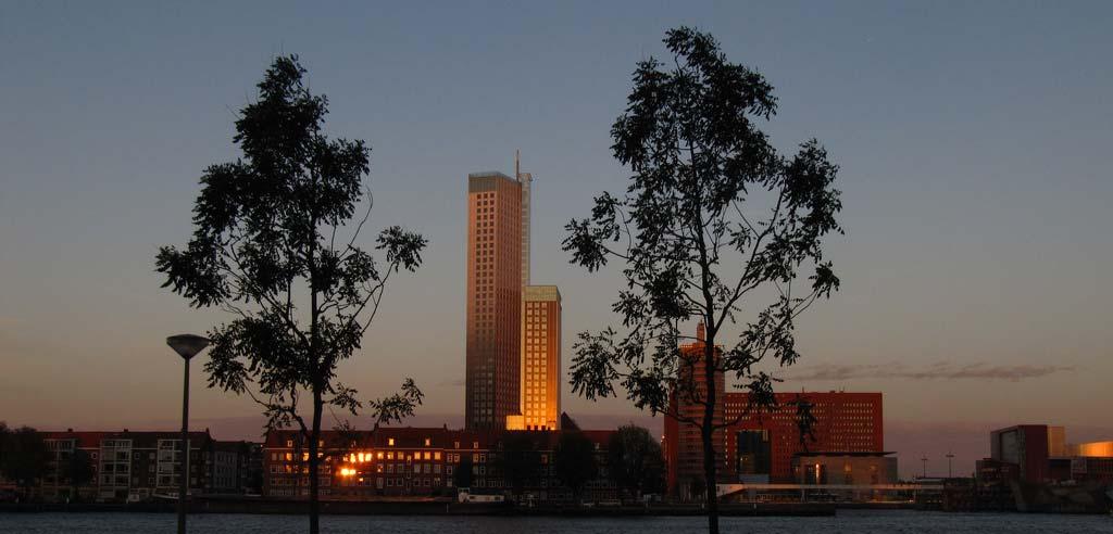 stedelijke configuratie en bebouwingsdichtheid dan het inwoneraantal van een stad (meer verharding en minder groen en water leidt tot een hoger UHI); Uit onderzoek in Utrecht blijkt dat het