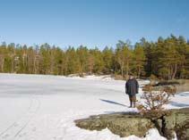 30 Noordoostelijke baai van het Iso Meiko in de winter. Ison Meikon luoteinen lahti talvella. Vesi on siis hyvin pehmeää, melkein kuin tislattua.