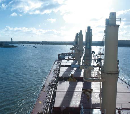 Ben je officier bij de Koninklijke Marine en heb je zeewachtstandaard A en B met CCO of navigatieofficier groot bovenwater en MARCOM A? Ook dan kom je in aanmerking voor de opleiding.