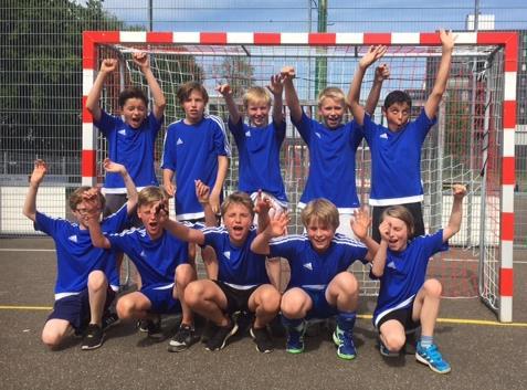 Handbal kampioenschap Zuid-Holland Vorige week deden de jongens van groep 8 mee aan de handbalfinale van Zuid Holland. Wij zijn heel trots, ze zijn tweede geworden!