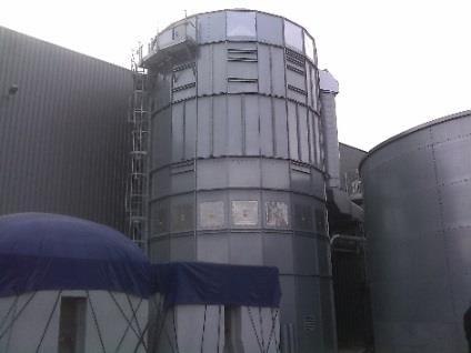 Daarnaast speelt mogelijk broei in een silo of container een rol waardoor er door exotherme reacties hoge