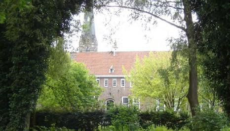 Het plangebied is gelegen binnen het centrumgebied, ruim binnen de buitenring en net buiten de binnenring van de stad Eindhoven.