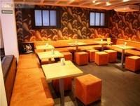 18:00-02:30 18:00-02:30 18:00-02:30 18:00-02:30 18:00-02:30 18:00-02:30 18:00-21:00 Parkeren: Omgeving Kynoto in is een trendy en sfeervolle sushi-bar en -lounge in de wijk Gotico.