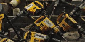 DEWALT.