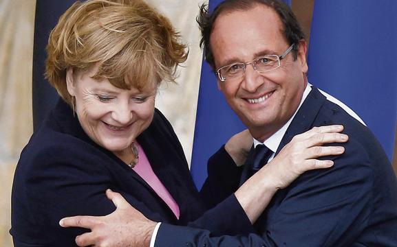 De Franse president François Hollande en de Duitse bondskanselier Angela Merkel zijn zondag in Reims in de voetsporen getreden van hun illustere voorgangers Charles De Gaulle en Konrad Adenauer.