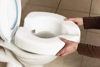 Toiletverhogers Toiletverhoger Novelle Clip-on, fixatie zonder klemschroeven De toiletverhoger Novelle Clip-on heeft als eigenschap dat hij zich automatisch vastklemt op de bestaande toiletbril.