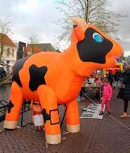 Bovendien krijg je na afloop nog iets lekkers. Tijdens Koningsdag zijn er buiten het programma van de Oranjevereniging om nog de volgende activiteiten: Truckersrit Om 12.