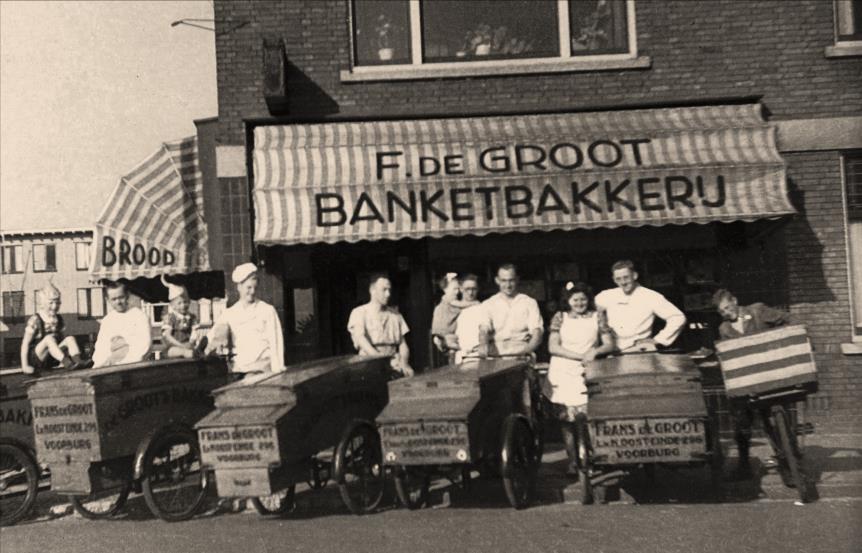 Het is net als thuiskomen Welkom bij Eetkamer de Laan. We hopen dat u zich hier thuis zult voelen. Neem gerust een boek uit de kast en laat uw kinderen lekker spelen in de speelhoek.