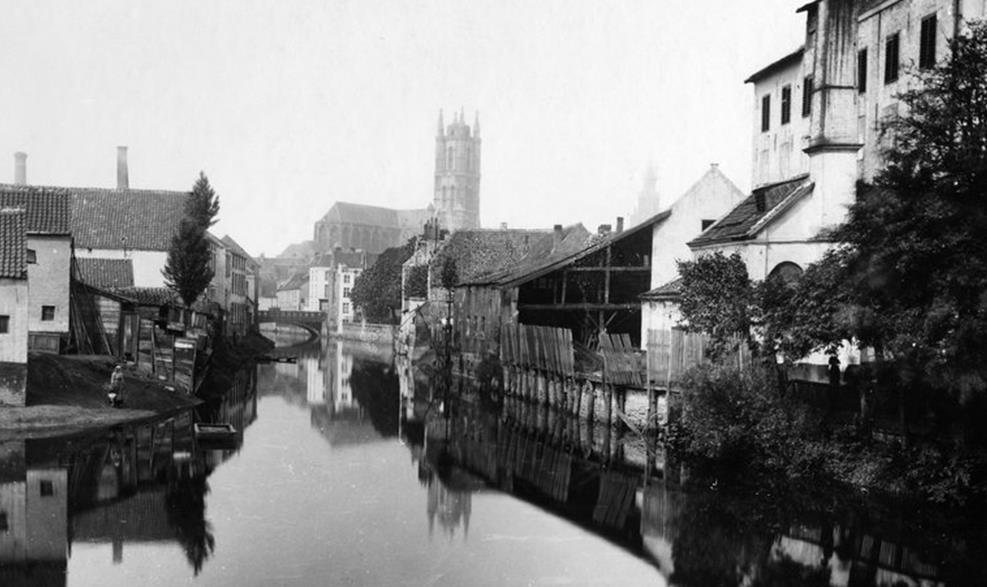 Hier vloeit de Reep in de Schelde/leie. De reep is toen de foto werd genomen was nog onderhevig van de getijden. Rond 1880?