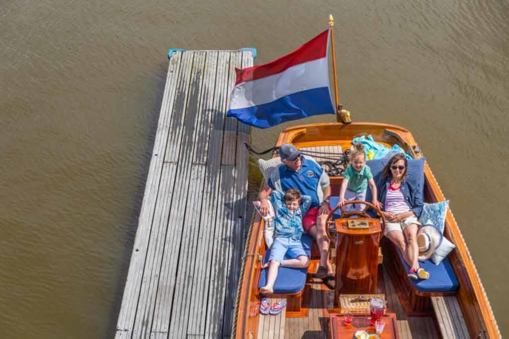 24 Onder onze 4 miljoen leden zijn er genoeg die ook Onze 4 miljoen leden houden ook van van waterrecreatie houden waterrecreatie.