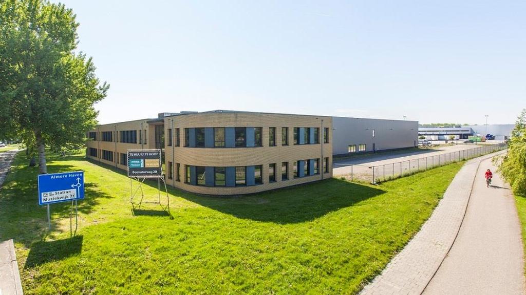 Beemsterweg 20 Almere ca. 4.700 m² bedrijfsruimte approx. 4,700 m² warehouse ca 1.600 m² kantoor approx. 1,600 m² office vanaf 2.