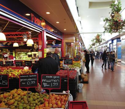 ier vindt u een groot aanbod aan winkels, supermarkten, apotheek, huisartsenpraktijk en het Sociaal ultureel entrum de elftheuvel.