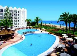 FACILITEITEN: Hotel met zwembad. Spaanse categorie: 4 sterren.