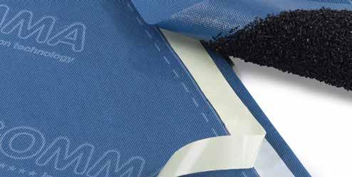 De isolatie is éénzijdig afgewerkt met een blauw textielvlies dat de rubberlaag beschermt en verhindert dat vuil tussen de rubberkorrels doordringt.