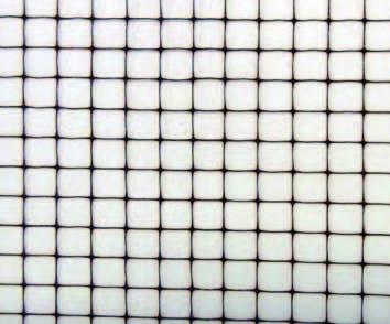 Netten met vierkante mazen zijn vormvaster dan netten met diagonale mazen (gebreide mazen). Netten met een vormvaste structuur zijn makkelijker hanteerbaar.