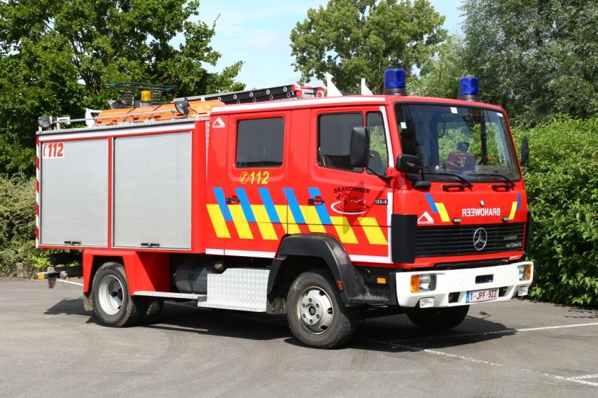 ), indien het voertuig markeringen of speciale kleuren heeft (vermelding brandweer, enz.). Voertuig te bezichtigen tijdens kantooruren op adres Bedrijvenpark Coupure 21 te 9700 Oudenaarde.