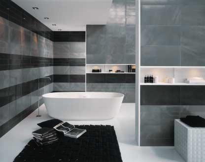 1. De wandtegels in deze design badkamer komen uit een gamma keramische tegels met vijf verschillende metaaltexturen (zilver, brons, staal, goud en