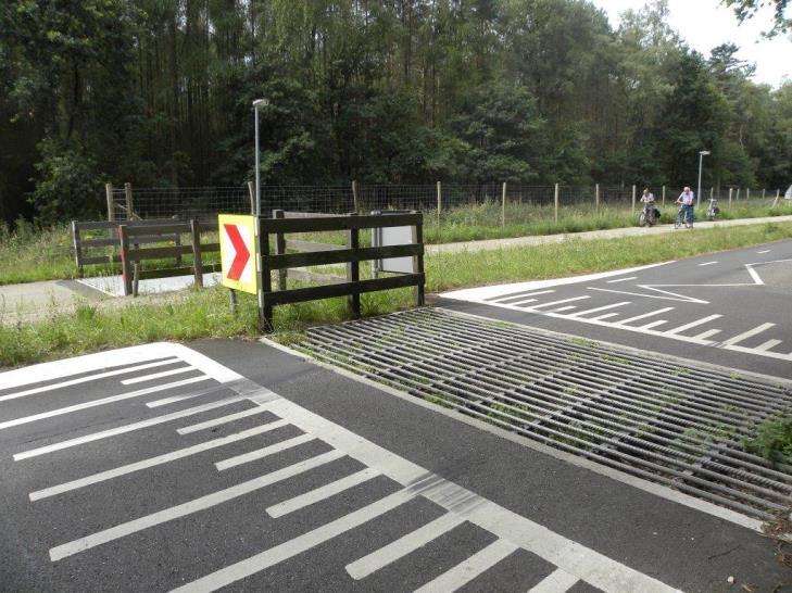 45. Na ruim 1 km staan rechts 2 landhuizen (nieuw landgoed), 150m voor die huizen, kleipad naar rechts volgen. 46. aan het einde rechts Buikheide 47.