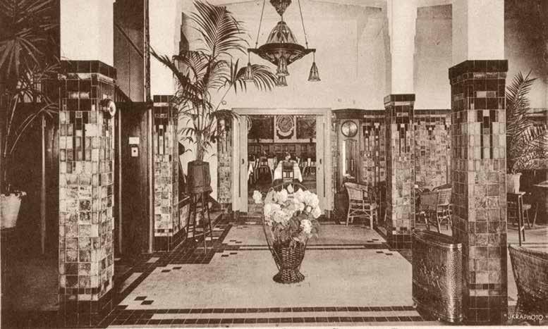 vorige pagina: 7.16 De Honsel, plafonnière met decor van dansers en draakjes, 1920-1923, gebrandschilderd-glas-in-lood in mahoniehouten armatuur. Particuliere collectie.