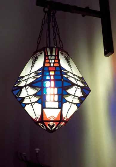 27 Willem Bogtman, ontwerp voor glas-in-loodlamp, circa 1920, potlood en aquarel op papier. Anonieme collectie. 12.
