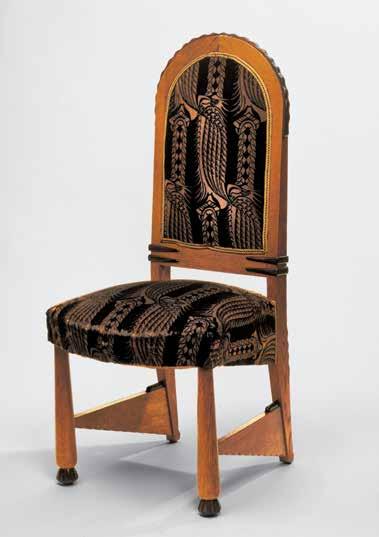 62 Herman Baanders (toegeschreven), stoel met trijp Arend naar ontwerp van Chris Lebeau, 1917 (ontwerp trijp 1920), hout, bedrukte trijp (weefsel met