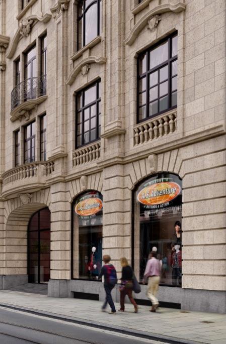 Belangrijke gebeurtenissen van 2016 - vervolg Herontwikkeling en grondige restauratie van een premium city high street shop van 3.000 m² in de Zonnestraat in Gent waar A.S.