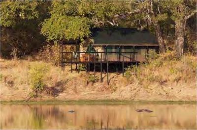 Het is een robuust bushcamp en ideaal voor de Afrika ganger die