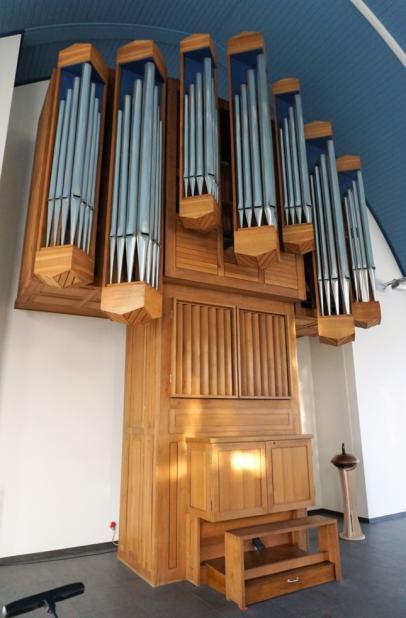 Het Öhms-orgel in de Regenboogkerk te Honselersdijk Neunkirchen (1981-2016) Het orgel in de Regenboogkerk is oorspronkelijk ontworpen en gebouwd voor de Kirche St.