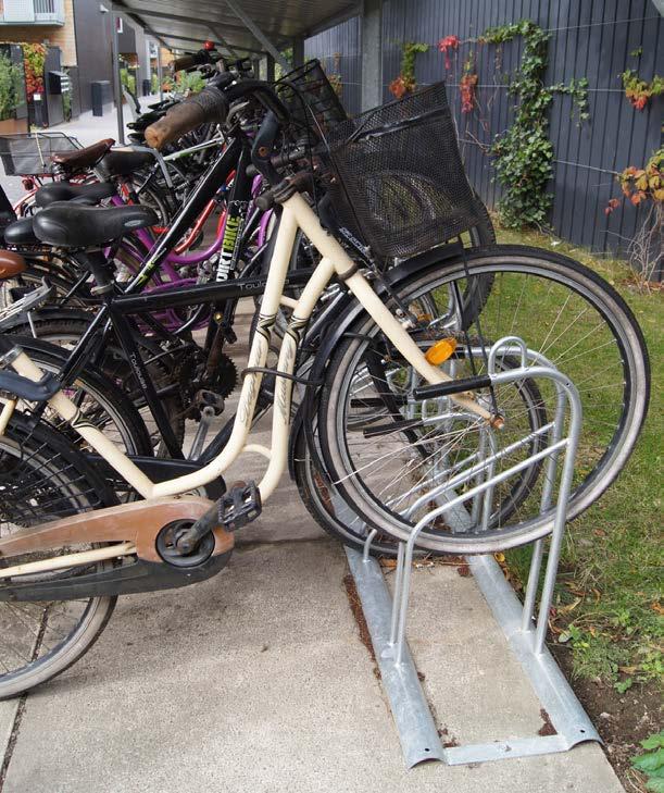 Dit verlaagt het risico dat fietsen verstrengeld raken. De mooi gebogen en vriendelijk ogende wielbeugels maken het fietsenrek helemaal af.