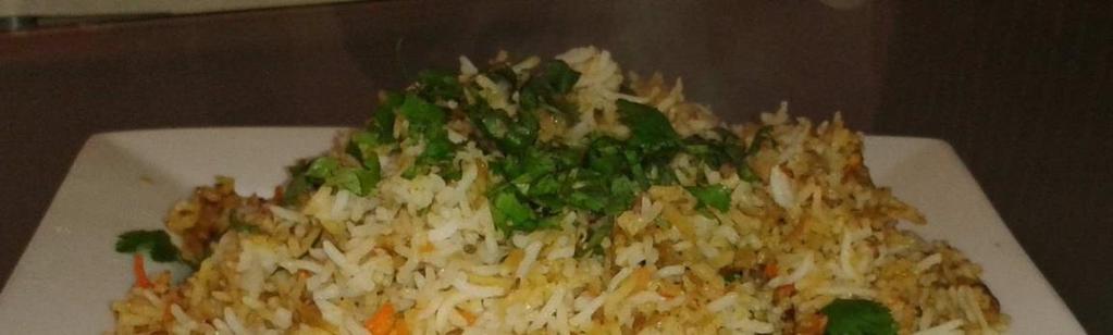5 Biryani Basmati rijst wordt gekookt en vervolgens gelaagd in een pikante