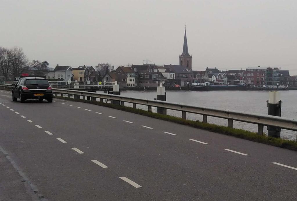Geleiderails op IJsseldijk Noord ten