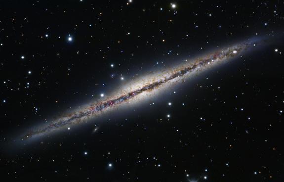 Stof in andere sterrenstelsels Zijaanzicht ( edge-on ) spiraalstelsel: