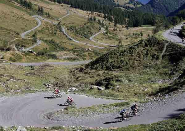 heeft Italië sinds 2015 zijn eigen vergelijkbare cyclo, La Marmotta. Een rondtour die volledig in Italië gereden wordt en begint op nog geen uur rijden van Puy Saint Vincent.