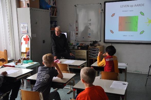 Aanmeldformulieren en een ideeënboek vindt u in de hal op de begane grond. Nb: tijdens de Daltondag wordt gefilmd door één van onze ouders.